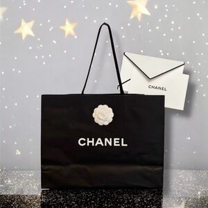 💞CHANEL Signature Black Gift Bag w/ Logo And Camellia Flower + Gift Card